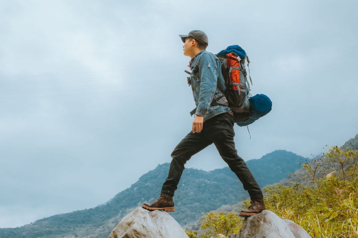 Shelter and sleep system checked against backpack volume and load support